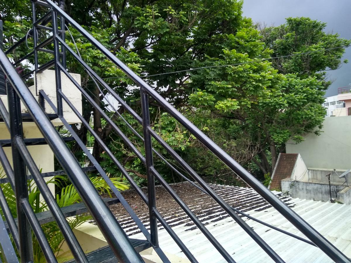 B Cube Albergue Bangalore Exterior foto